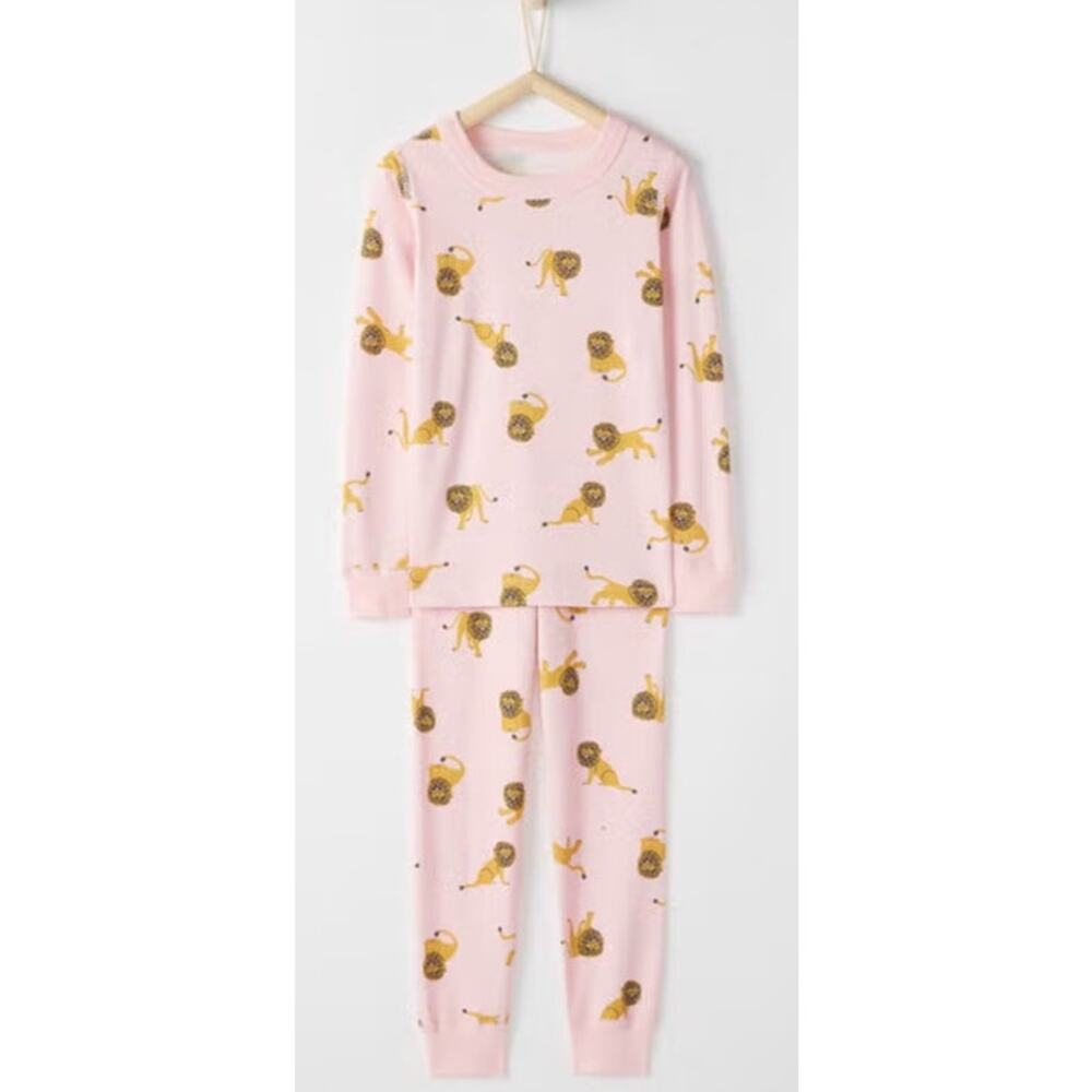 Hanna Andersson Girls Long John Pajama Set in a pink lion design.